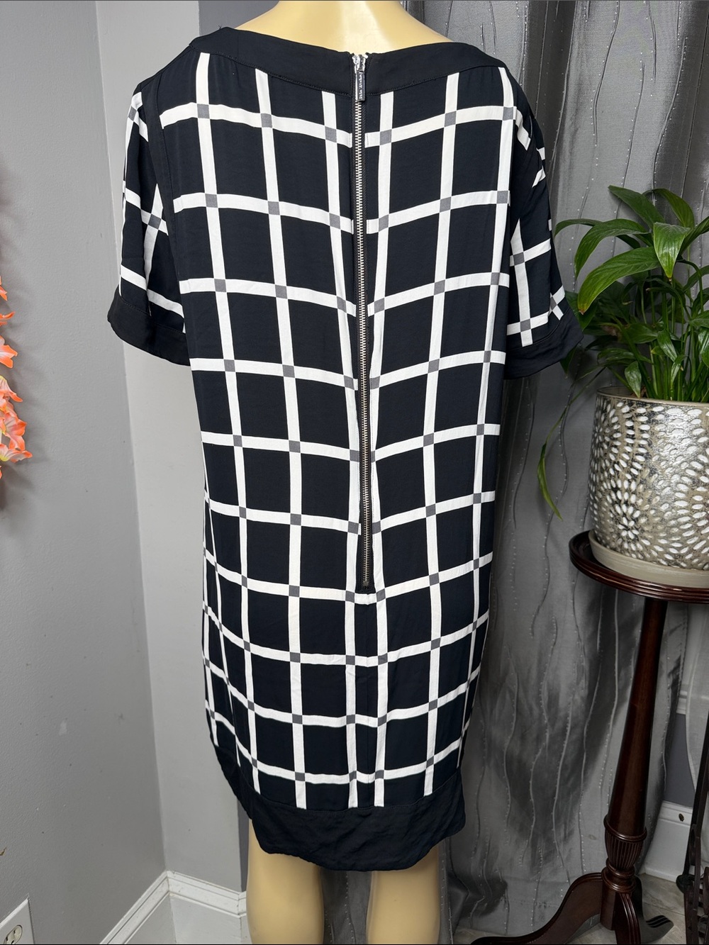 Michael Kors Women’s Black and White Check Zip-Front Dress Sz 16 - Picture 3 of 7